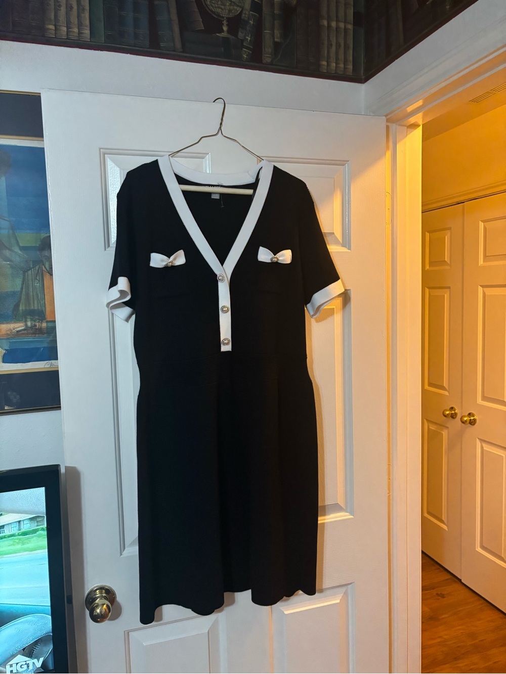 Karl Lagerfeld Black and White V-Neck Short Sleeve SweaterDress, NWT XL